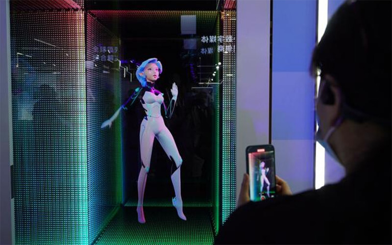 “數(shù)字虛擬人物直播”走進(jìn)線上元宇宙展廳！直播帶貨，唱歌忙不停