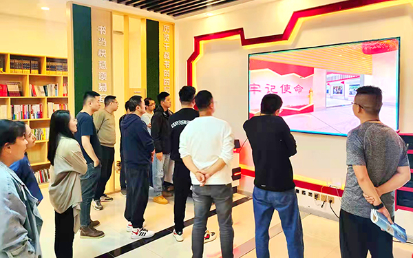 VR黨建云展廳如何適應(yīng)不同年齡和背景的黨員？